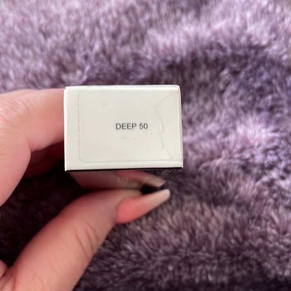 Marc Jacobs 50 Accomplice Concealer & Touch-Up Stick - Picture 4 of 5